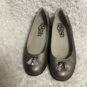 Sandbaggers Golf Shoes: Tassletoe Taupes tone leather gray slip on US SZ8